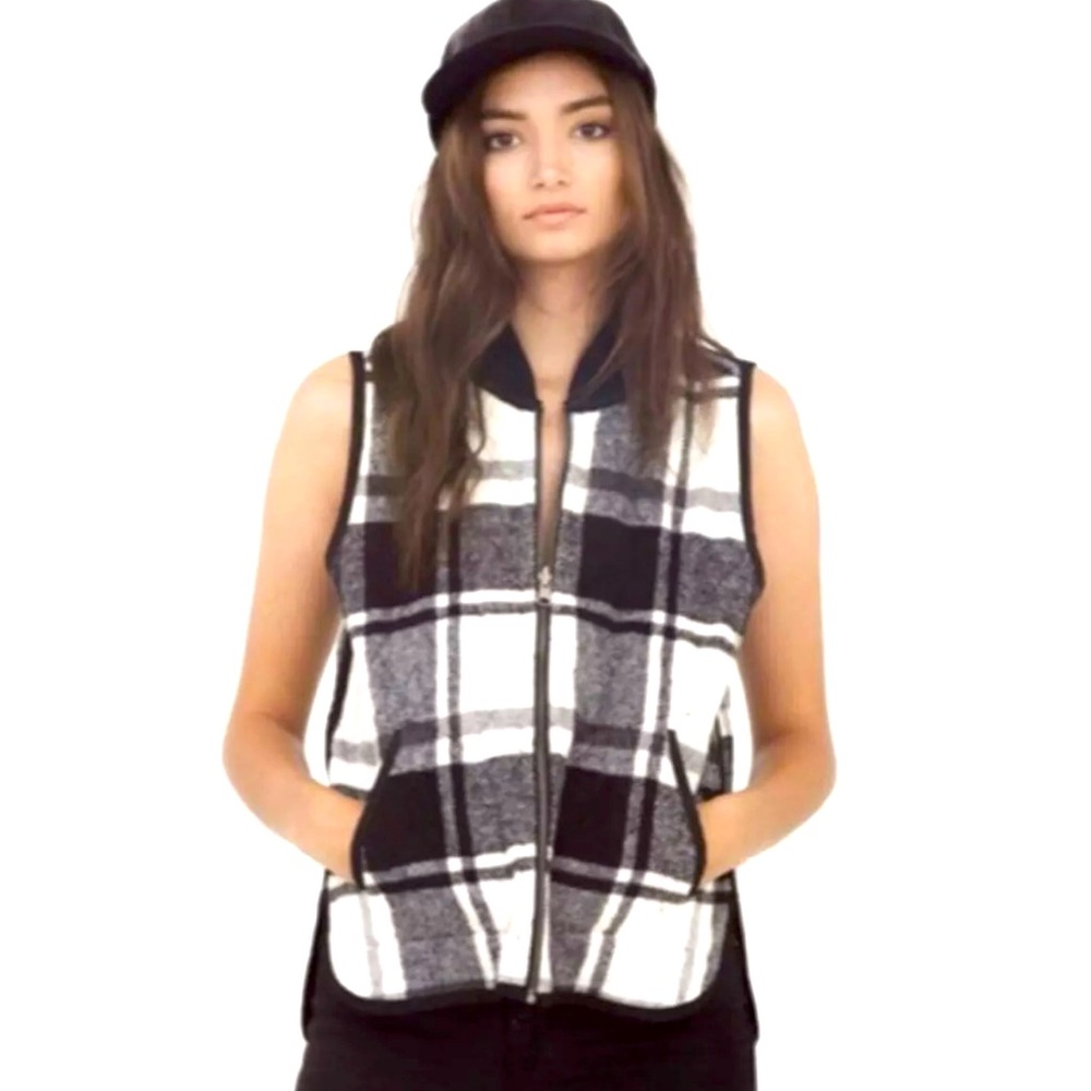 Thread & Supply Reversible NWOT Vest Quilted Buffalo Check/ Black Solid Sz L